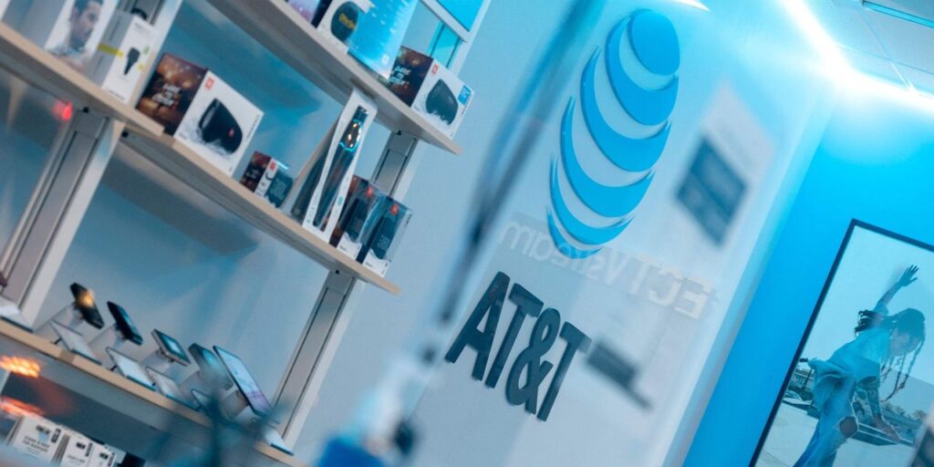 AT&T's 'far simpler story' and 'solid' dividend earn stock an upgrade