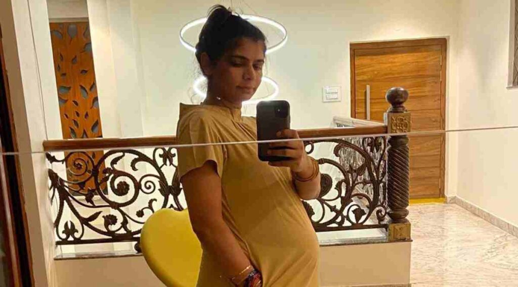 Amid speculations about surrogacy, singer Chinmayi posts photo of her baby bump: ‘I regret I didn’t take more photos’