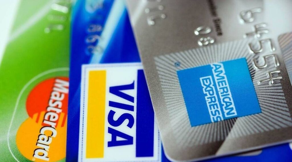 Festive shopping tip: How to use your credit card sensibly?