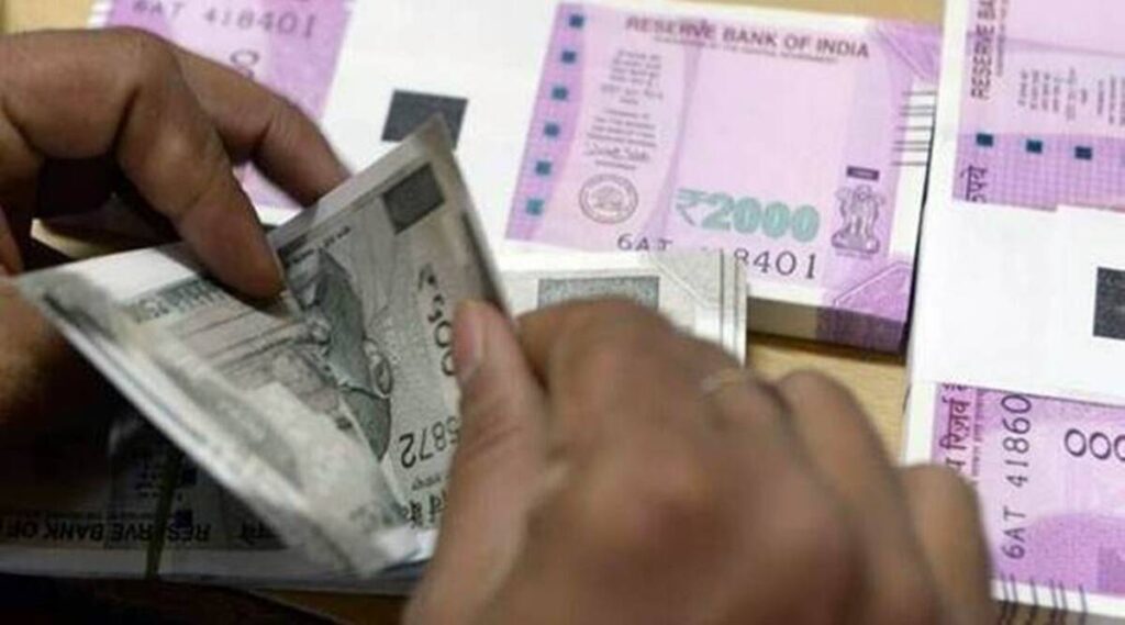 Cash with public at record high of Rs 30.88 lakh crore