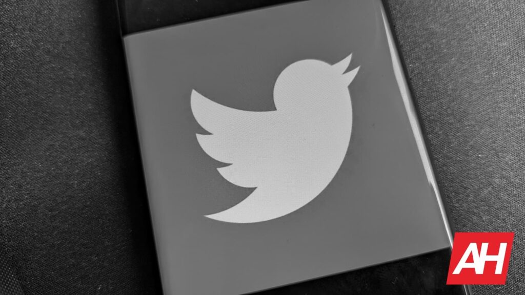 The Twitter Demetricator 1.5.5 extension helps hide tweet metrics