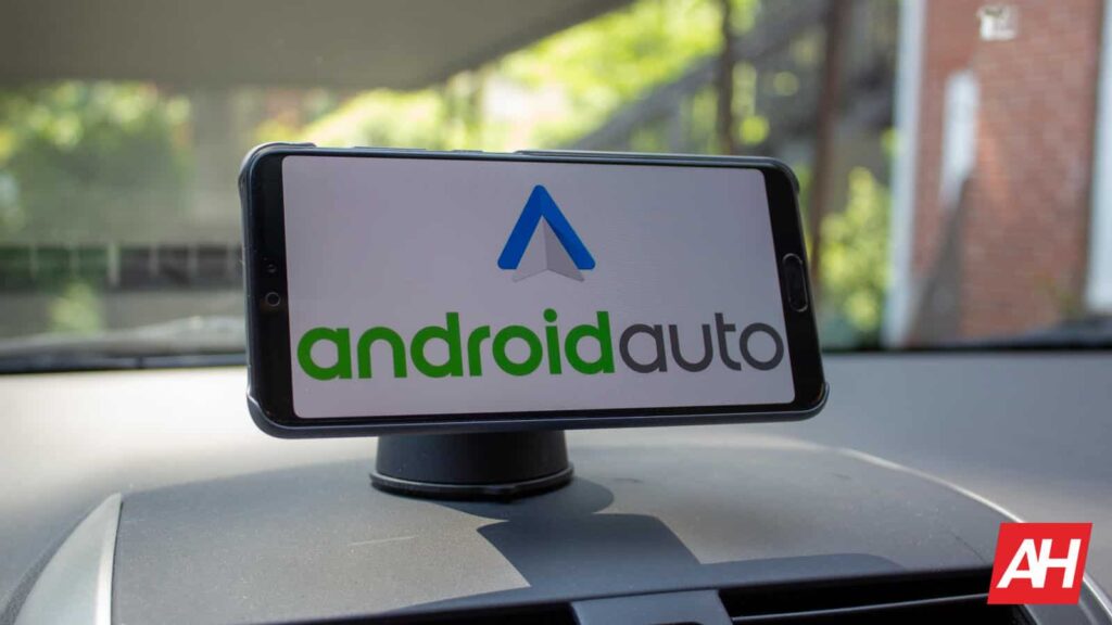 Android Auto users say Android 13 has broken Google Assistant