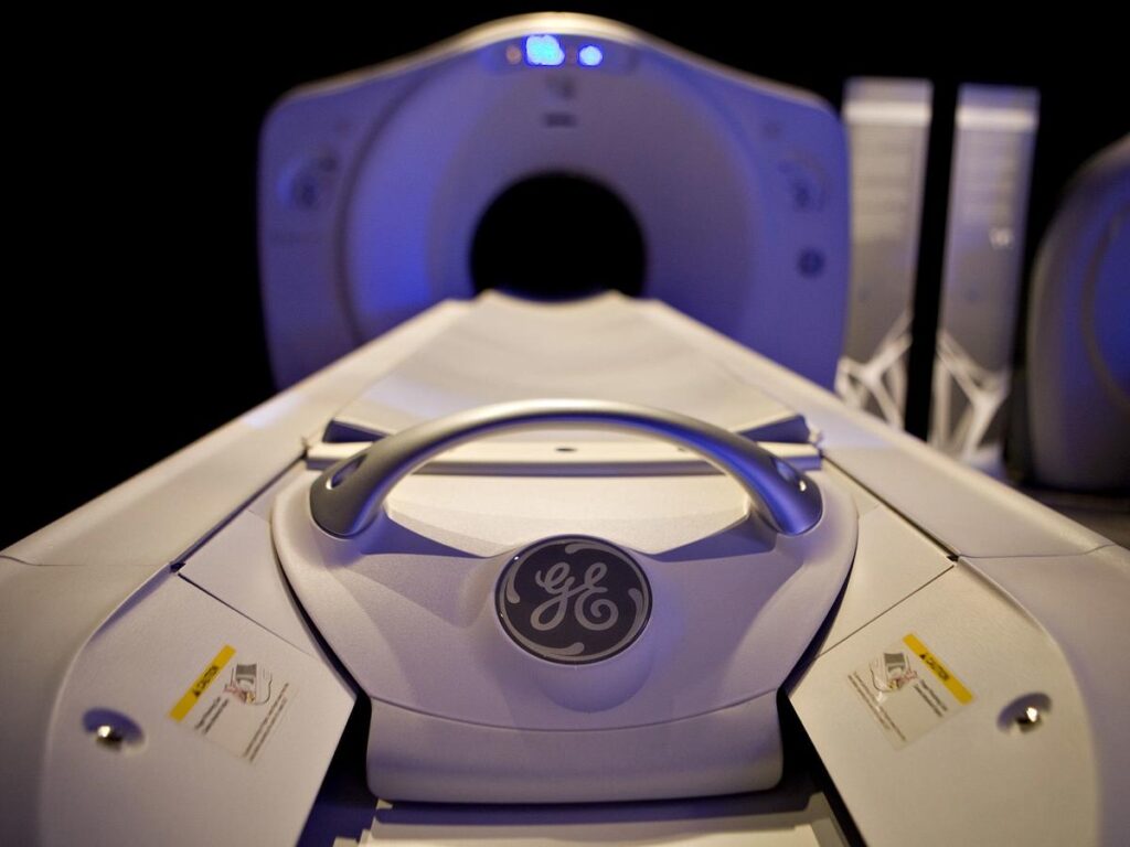 GE HealthCare Jumps in Volatile Trading Debut After Spinoff