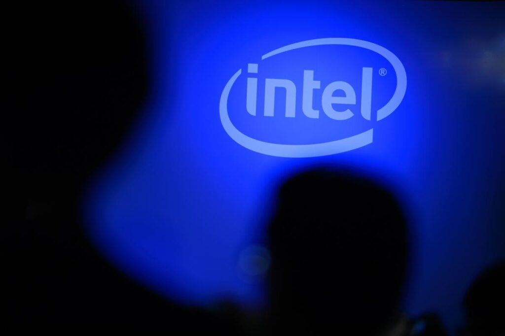 Intel Tumbles After Forecast Suggests Comeback Is Far Off