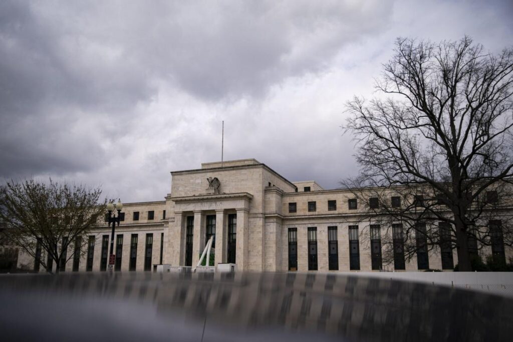 Fed Traders Price In 100 Basis Points of Rate Cuts From May Peak