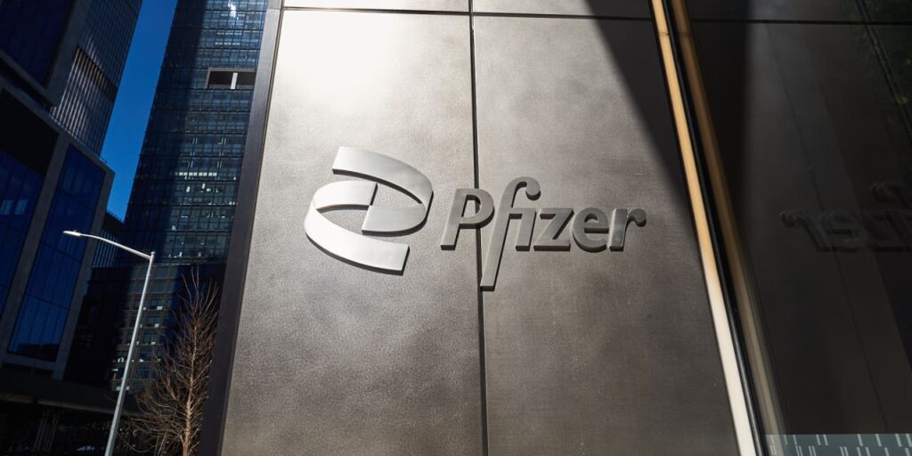 Pfizer Stock Falls to 10-Year Low on Guidance Slash. Why Wall Street Is Disappointed.