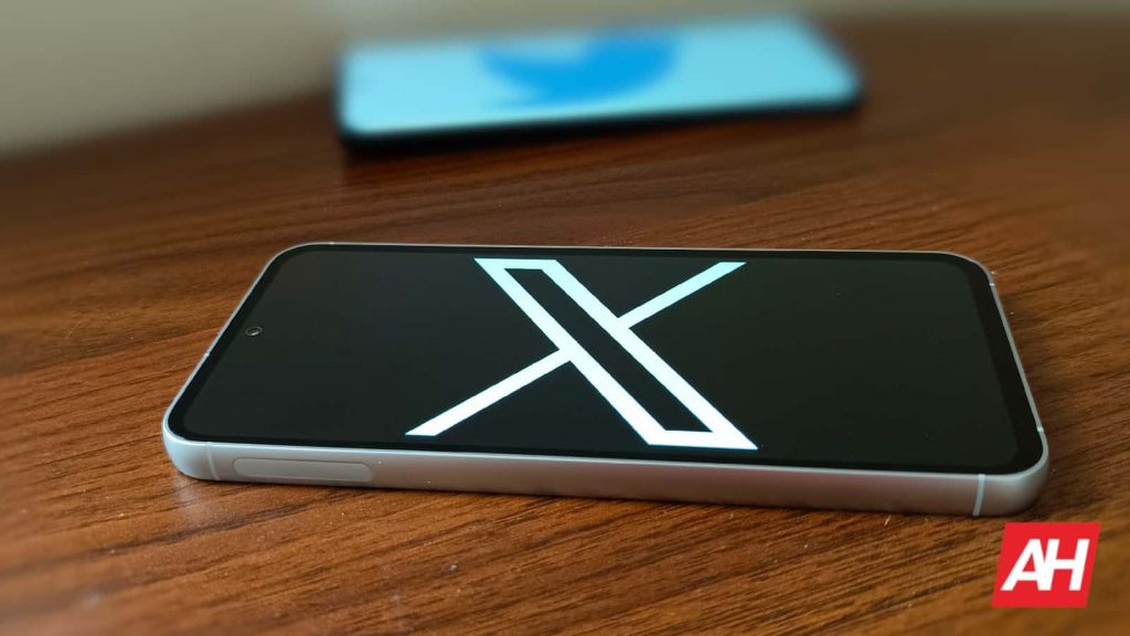 Featured image for X finally brings back headlines in link previews