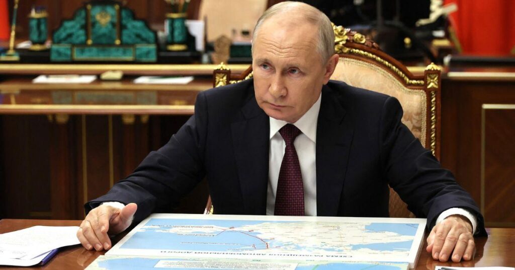 Putin Threatens 'Ignorant' West During Surprise Visit to Kaliningrad