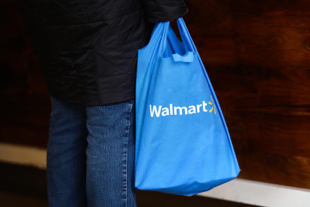 Walmart posts Q4 earnings beat, to buy Vizio in $2.3 billion deal