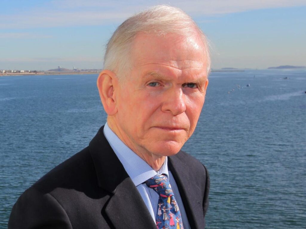 Stay away from US stocks, expect the AI bubble to burst, and brace for a recession, elite investor Jeremy Grantham says