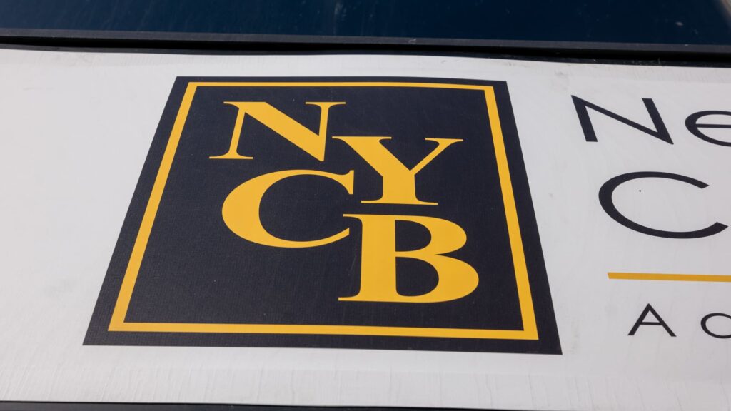 NYCB falls 18% after bank discloses 'internal controls' issue, CEO change