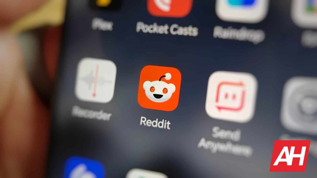 Featured image for FTC probes Reddit for its AI data licensing programs