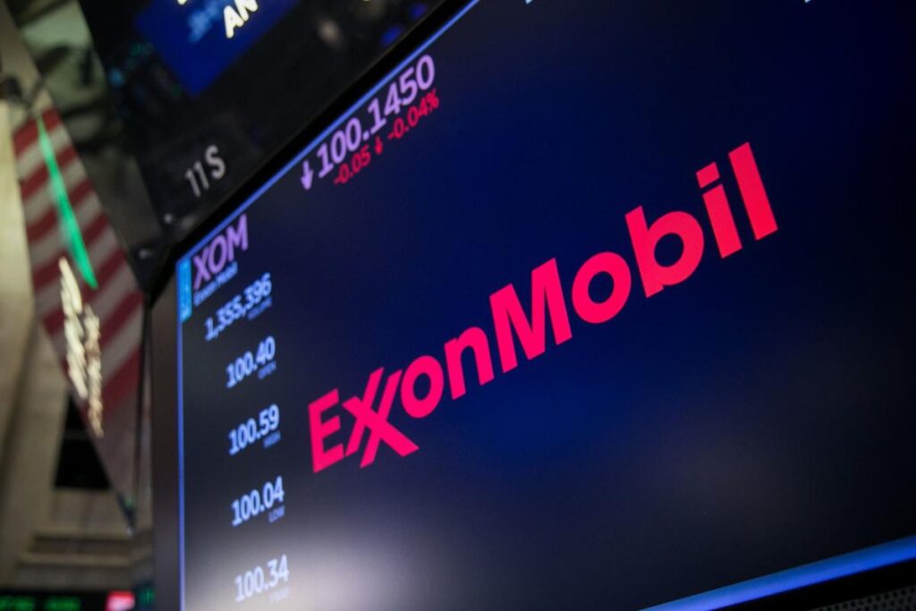 Exxon Sees Lower First-Quarter Earnings on Commodity Prices, Trading