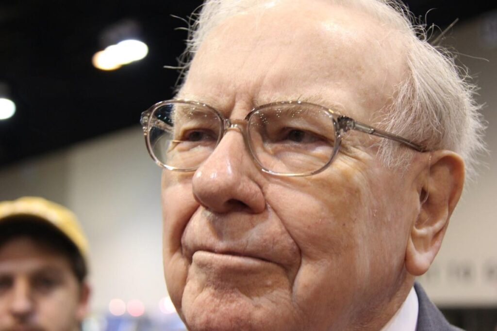 Warren Buffett Sold 11 Stocks in Q2. But 1 Is Still a No-Brainer Buy for Income Investors.