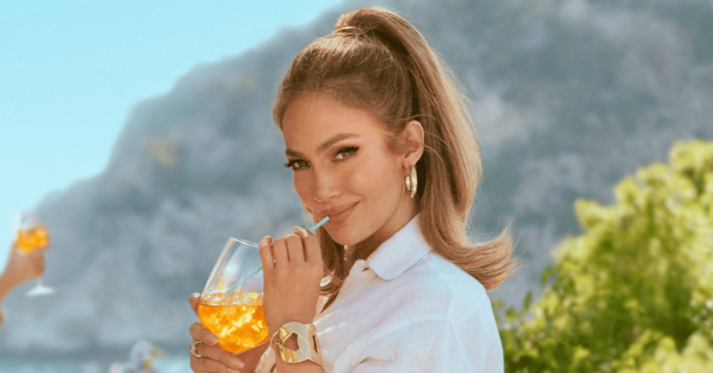 Jennifer Lopez's Pals Fear 'She is Self-Medicating' With Alcohol