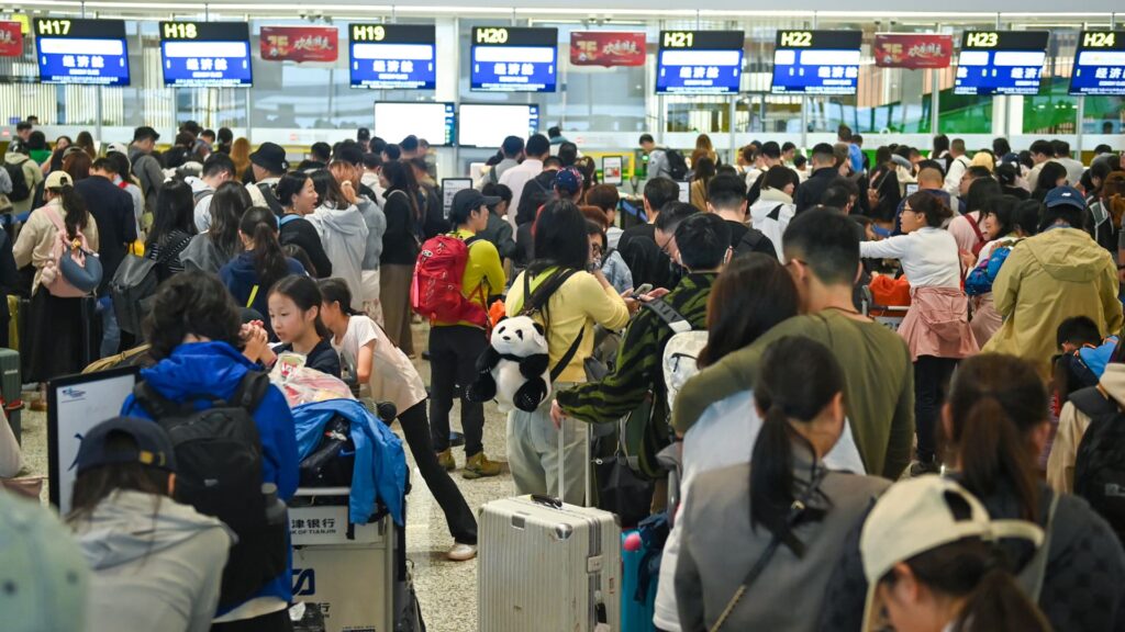 China's Golden Week holiday signals persistent consumer caution