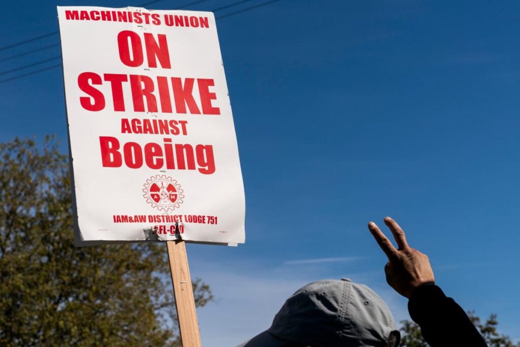 Boeing Proposes 35% Wage Hike in New Bid to End Lengthy Strike