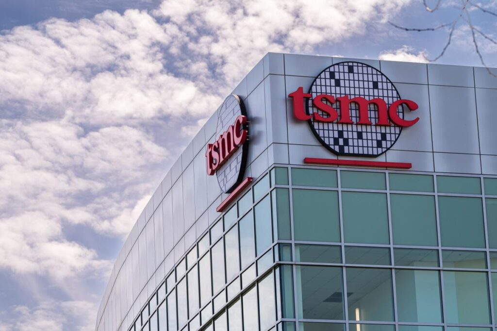 TSMC Shares Touch Record High, Eying Best Year Since 1999 on AI