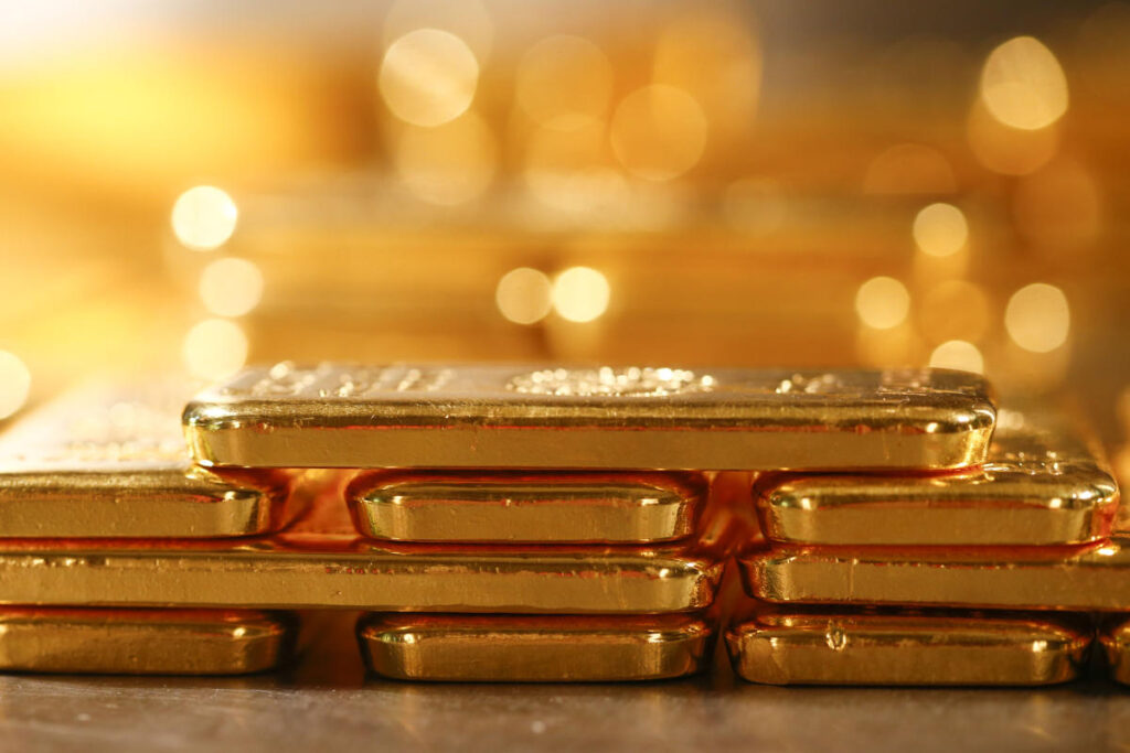 Gold prices rebound as Trump tariff deadline approaches