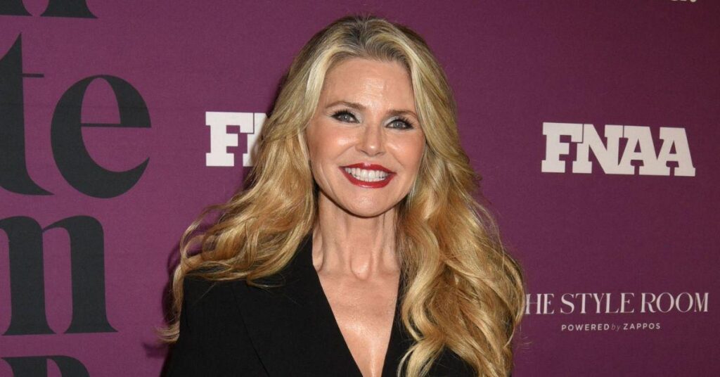 Christie Brinkley's Memoir 'Uptown Girl': Biggest Revelations