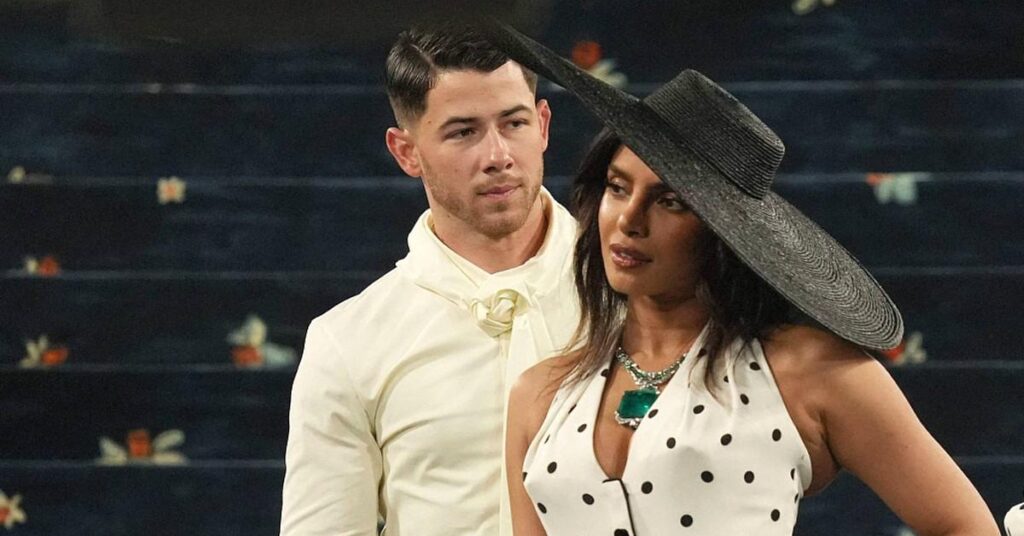 Tell-Tale Sign? Priyanka Chopra & Nick Jonas Look 'Awkward' At Met Gala