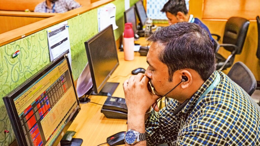 Foreign Portfolio Investors, domestic institutional investors, nse, Domestic stock markets, global stock markets, foreign portfolio investment, BSE benchmark Sensex, Bombay Stock Exchange (BSE), Indian express business, business news, business articles, business news stories