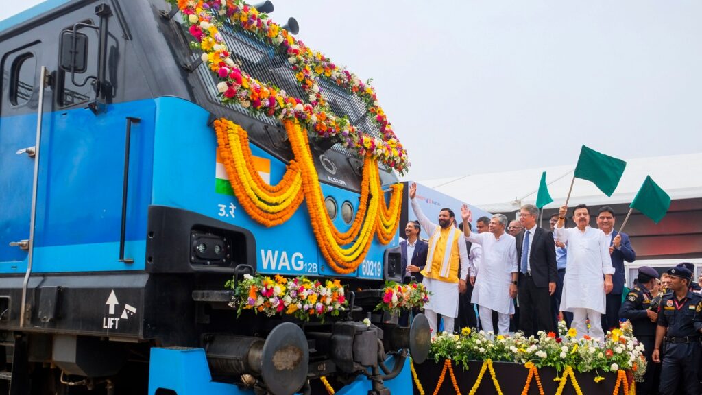 indian railways car loading