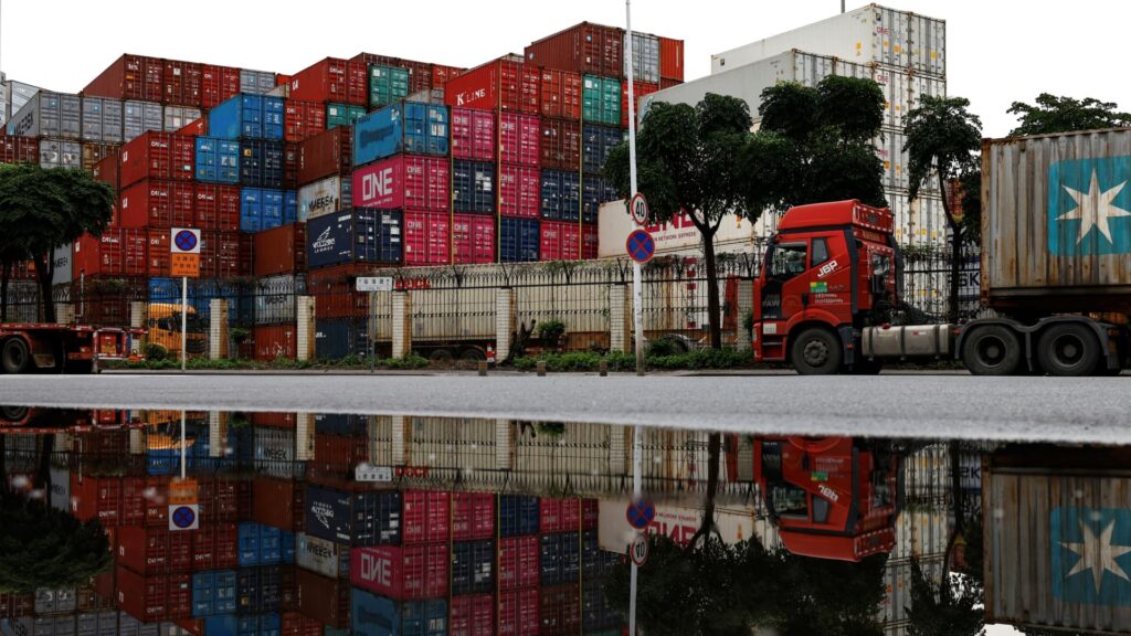 China’s July manufacturing activity contracts more than expected China's July manufacturing activity contracts more than expected