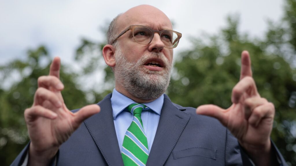 Trump budget chief Vought ramps up criticism of Powell, vows investigation into Fed renovations Trump budget chief Vought ramps up criticism of Powell, vows investigation into Fed renovations