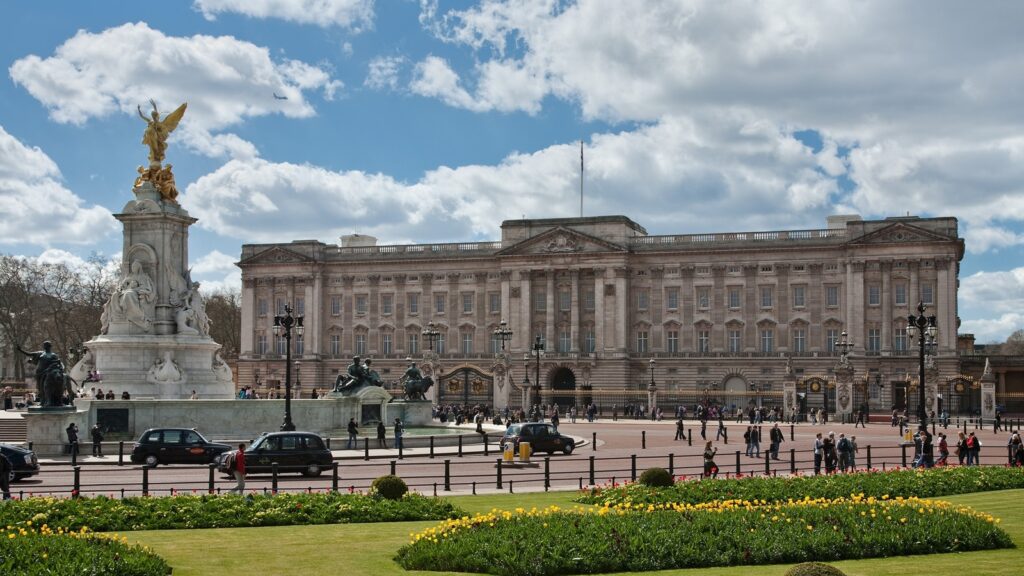 Inside the Buckingham Palace, with 775 rooms, including 200 bedrooms and 92 offices | Destination-of-the-week News
