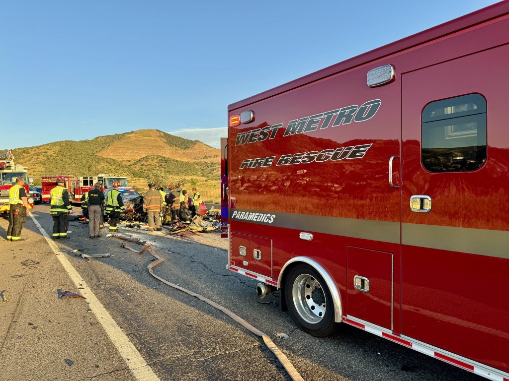 U.S. 285 shut down after fatal 3-car crash in Jefferson County