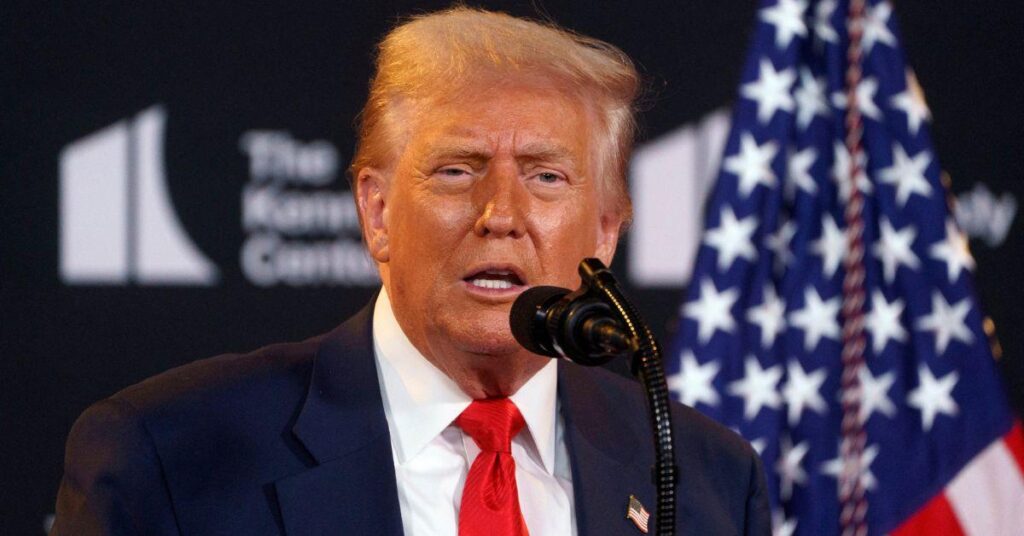 'Narcissist' Trump Nominates Himself for Kennedy Center Honor