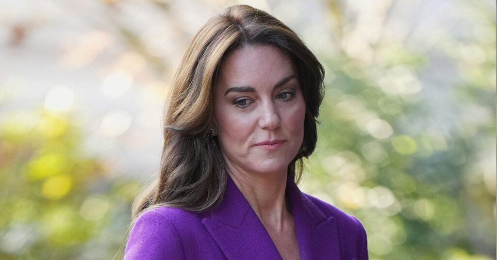 Kate Middleton ‘Struggling Behind Closed Doors’ After Cancer Battle Kate Middleton 'Struggling Behind Closed Doors' After Cancer Battle