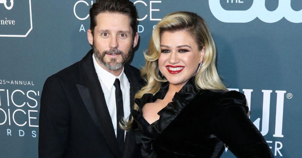 Kelly Clarkson's Ex-Husband Brandon Blackstock Was Dating Her Ex-Assistant