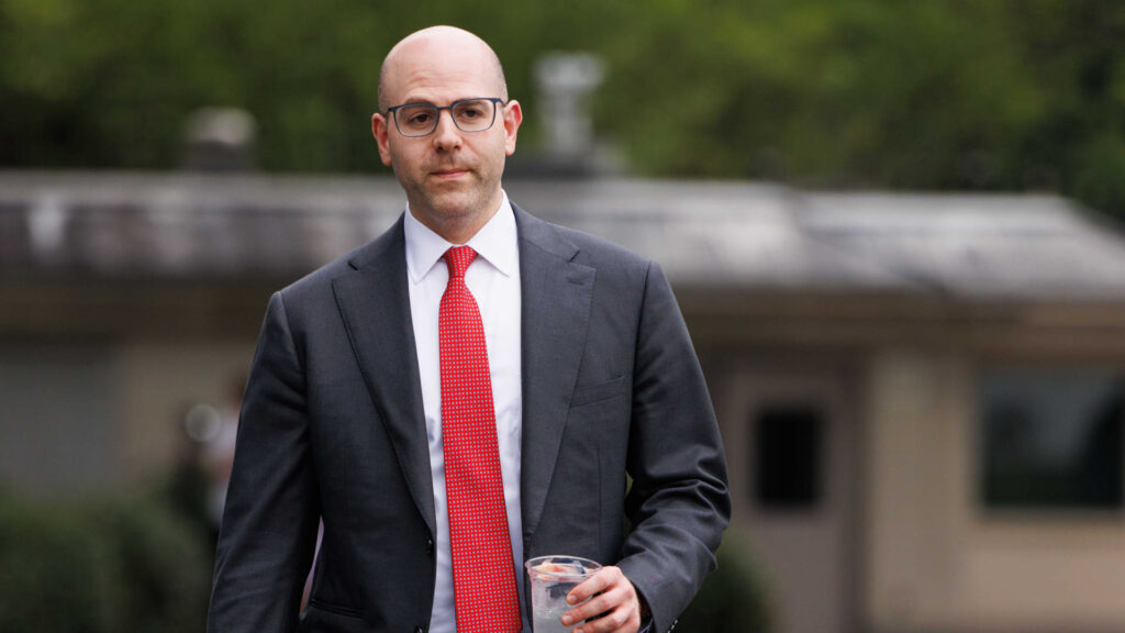 Fed Governor Stephen Miran pushes case for central bank to slash key interest rate