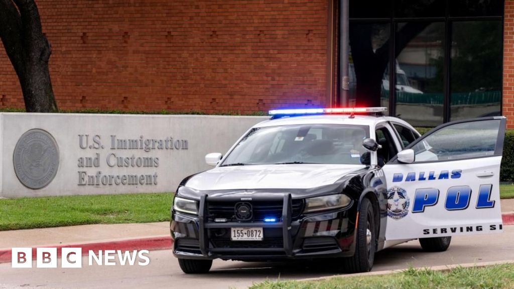Notes suggest Dallas shooter targeted ICE but accidentally hit detainees
