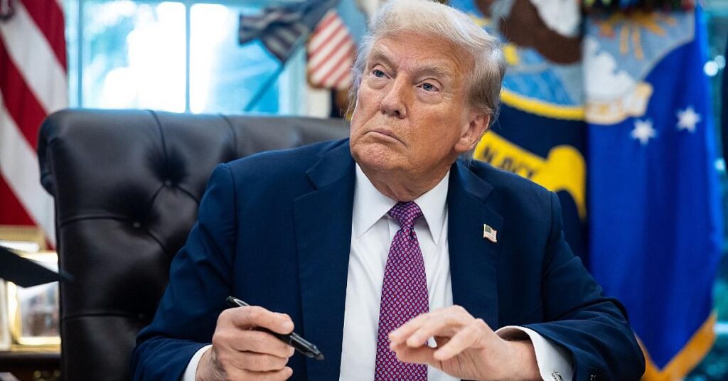 Trump's Alleged Birthday Note to Epstein Analyzed By Handwriting Expert