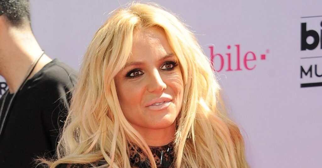 'Spiraling' Britney Spears 'Nearly Runs Over Pal' Driving Erratically