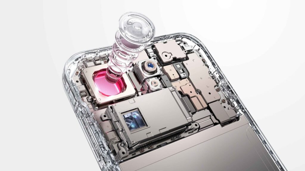 Both models include a 50MP ultra-wide camera with minimal distortion and autofocus for macro photography, while the Find X9 features a 50MP periscope telephoto camera with significant optical zoom capabilities (Image: OPPO)