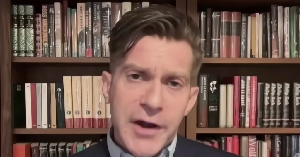 ‘Overreacting’: Ex-FBI Official Rips Trump Admin’s ‘Asinine’ Excuses For ICE Shooting