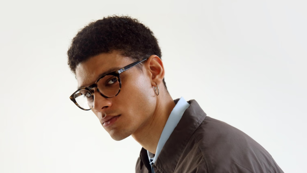 IXI's autofocus glasses have sensors to track eye movements in real time.