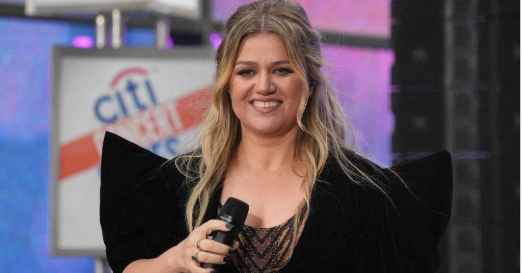 Kelly Clarkson May Leave TV To Focus On Kids After Ex-Husband's Death