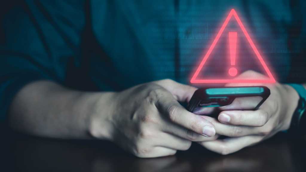 The Spying Apps You Should Uninstall Now Telefon Alarm Terror