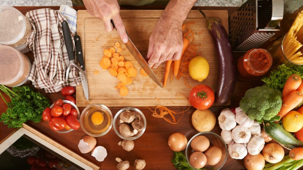 Cooking at home linked to lower dementia risk in older adults, study finds | Technology News The study highlights how simple lifestyle habits may support long-term brain health. (Image for representation: FreePik)