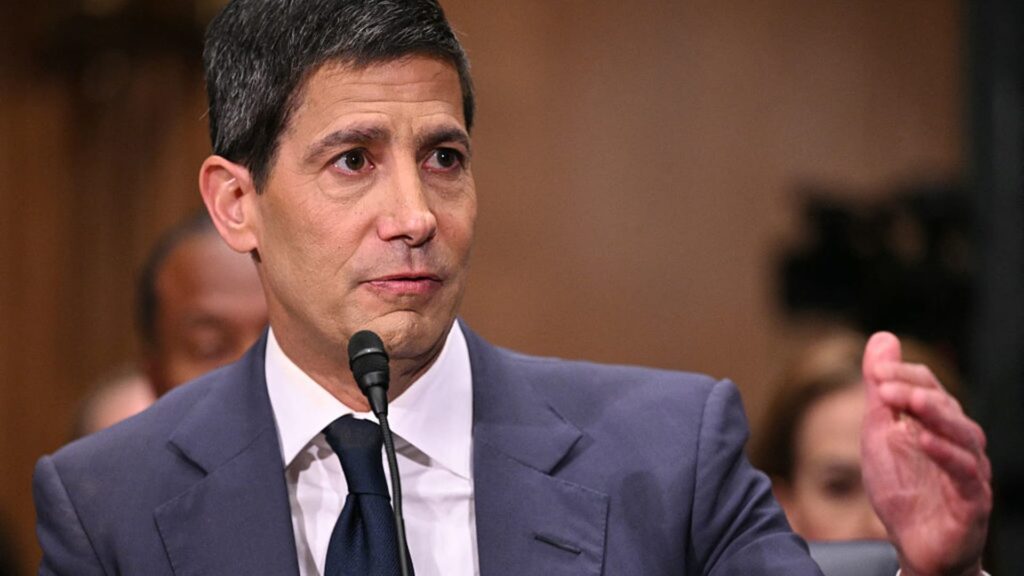 Kevin Warsh comes into the Fed facing a big ‘family fight’ over cutting interest rates Kevin Warsh's arrival at the Fed may catch bond investors off guard