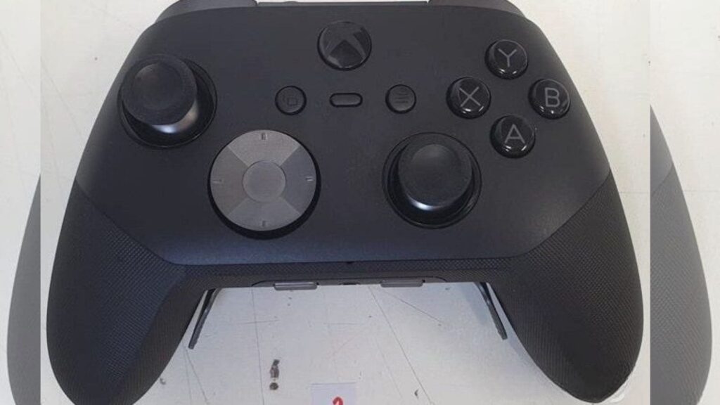Xbox Elite 3 controller leak suggests new features and a removable battery | Technology News One of the biggest visible changes is the addition of two new scroll wheel-style controls positioned near the bottom of the controller. (Image: X/KoreanXboxnews)